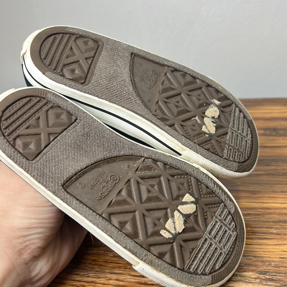 Classic Converse Black and White Chucks - Picture 4 of 6